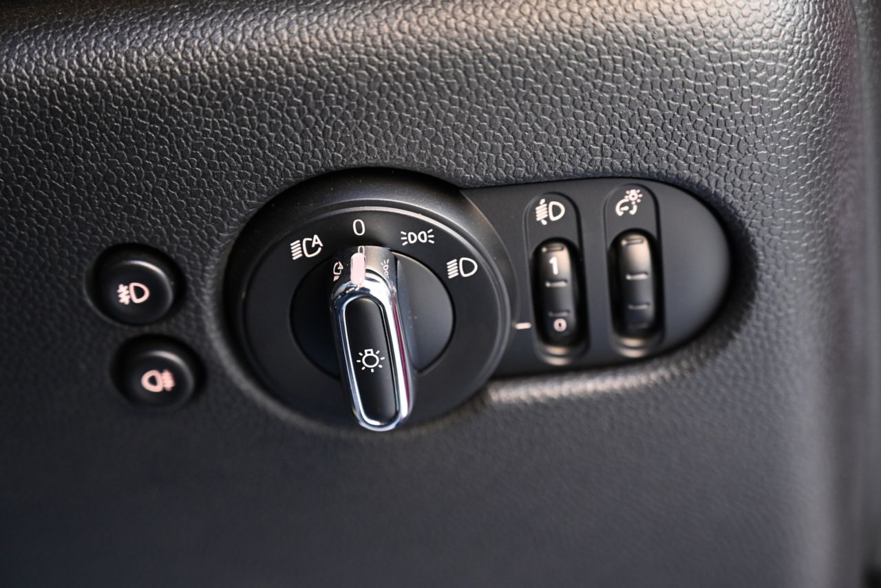 F55 COOPER D (AT)