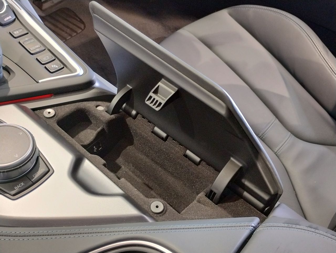 I12 i8 Coupe LCI B38 1.5i