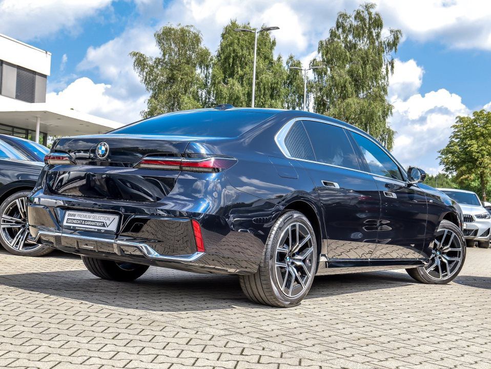 BMW 740