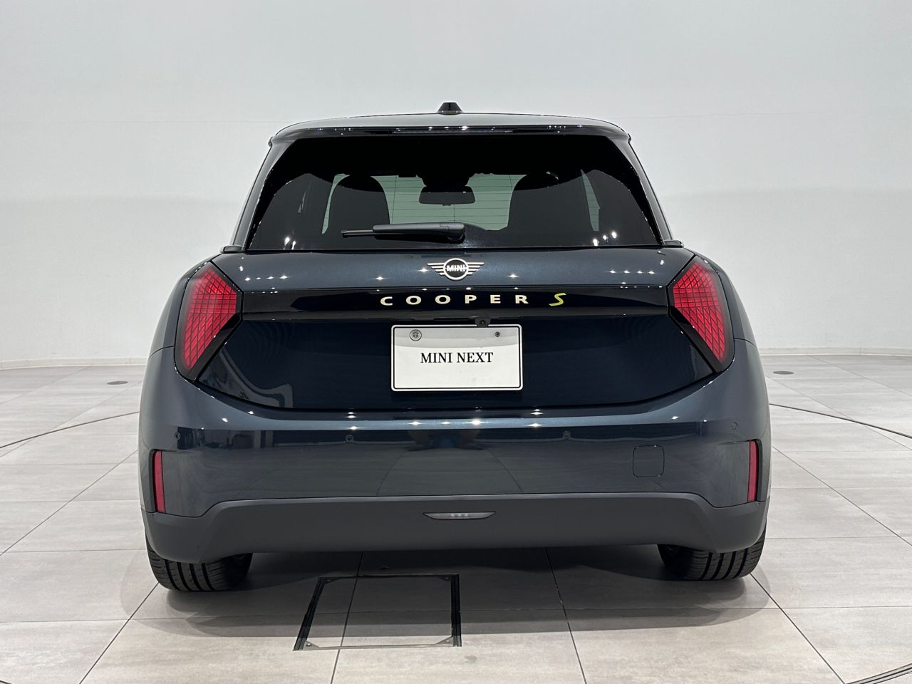 J01 MINI Cooper SE