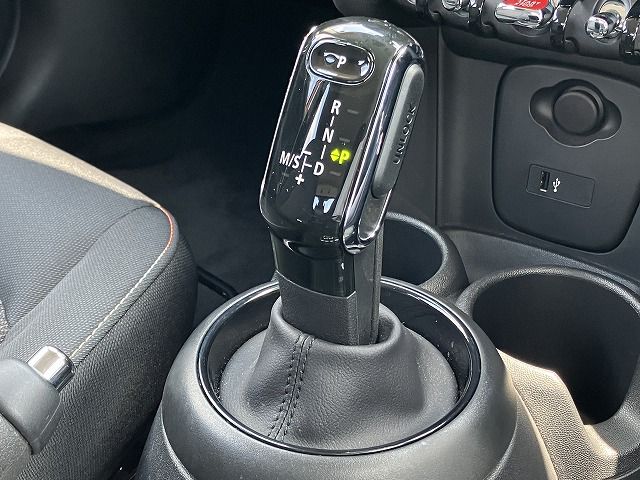 F55 MINI Cooper 5-Door Hatch LCI