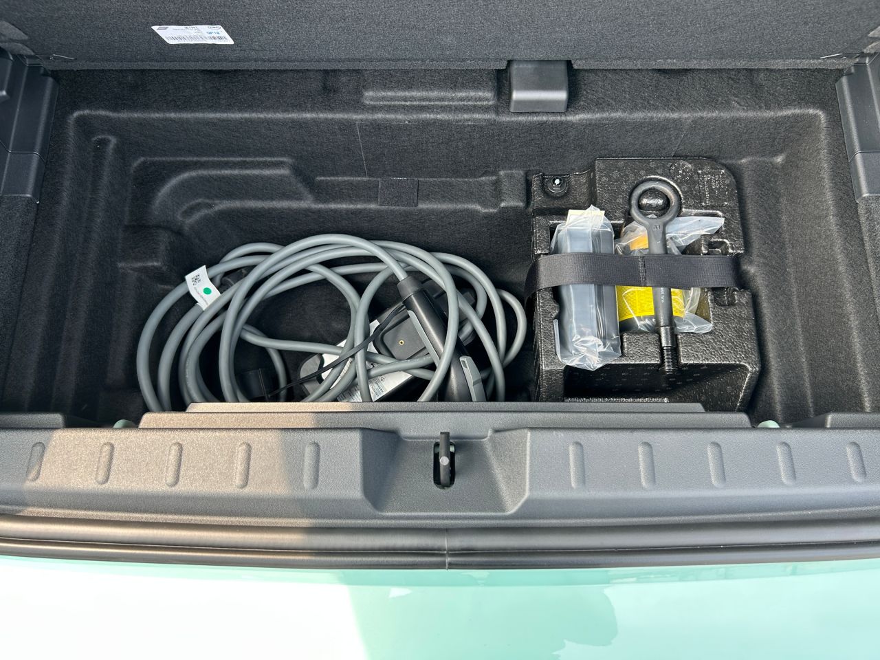J01 MINI Cooper SE