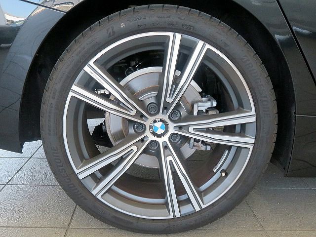 320d xDrive Berline RHD