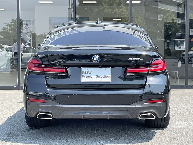 530e Sedan RHD