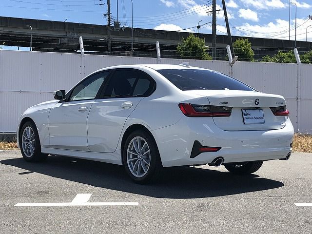 G20 320d xDrive RHD Saloon