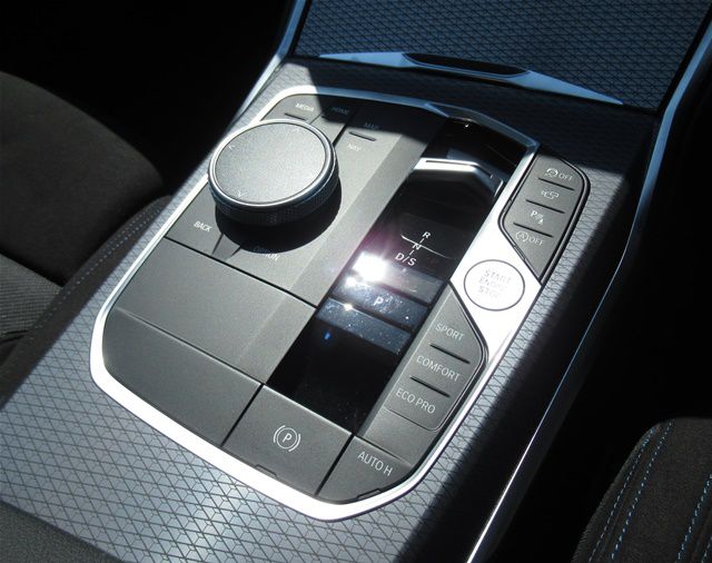 G20 320i Saloon LCI RHD MX