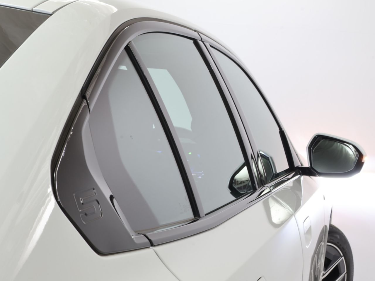 BMW i5 eDrive40 Sedan RHD