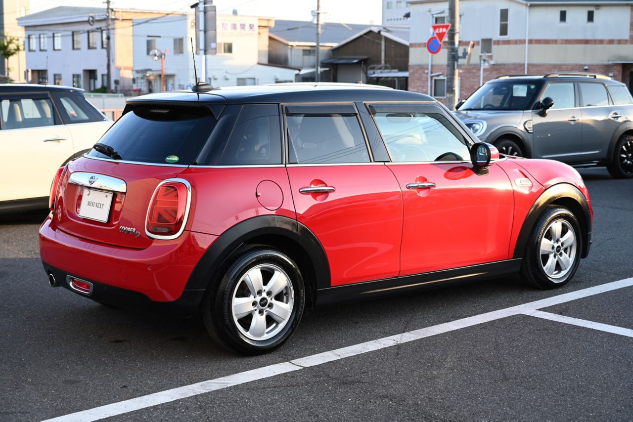 F55 COOPER D (AT)