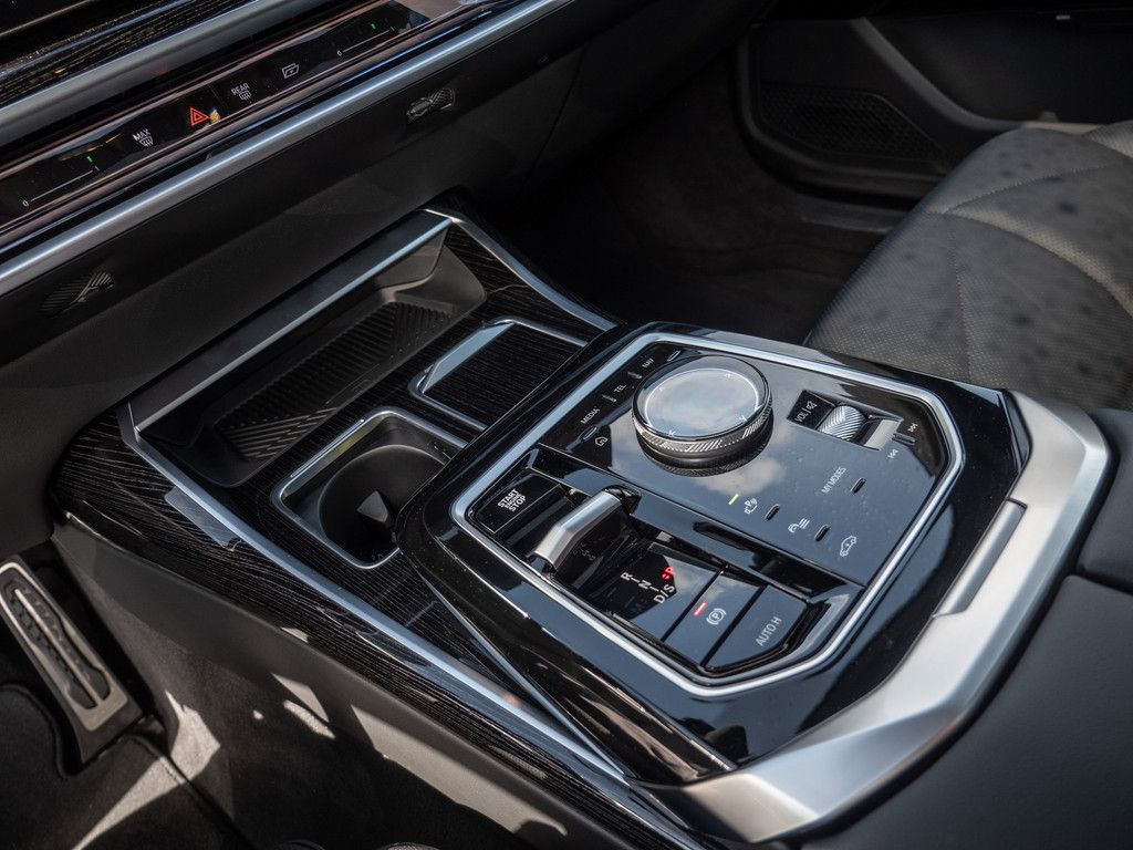 BMW 740