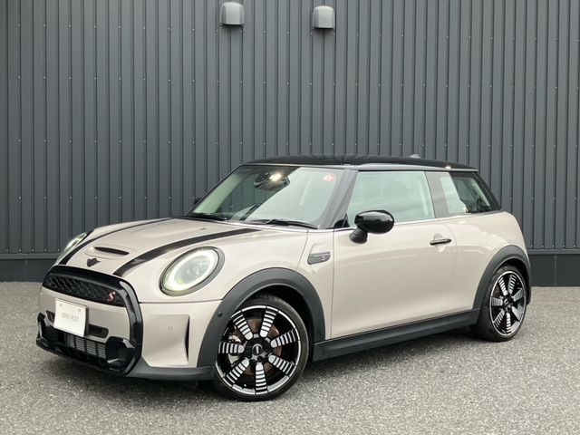 THE NEW MINI COOPER S 3 DOOR.