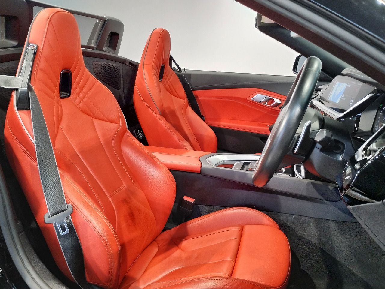 G29 z4 sDrive20i RHD