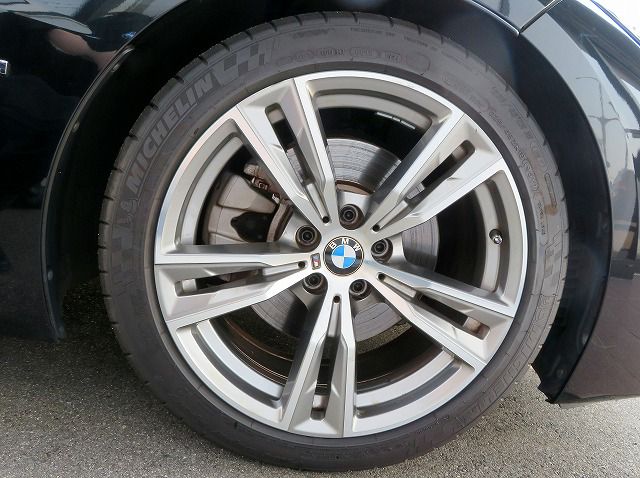 G29 z4 sDrive20i RHD