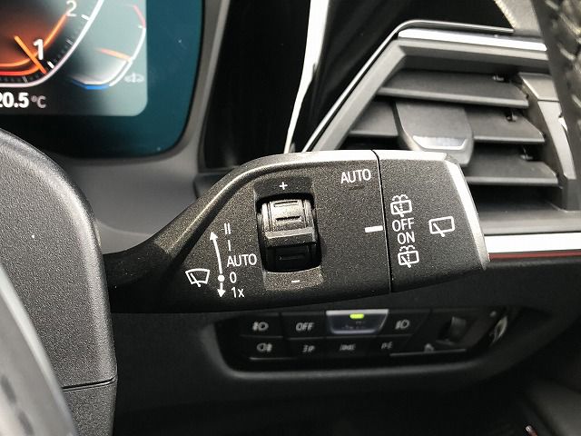 G21 320i RHD
