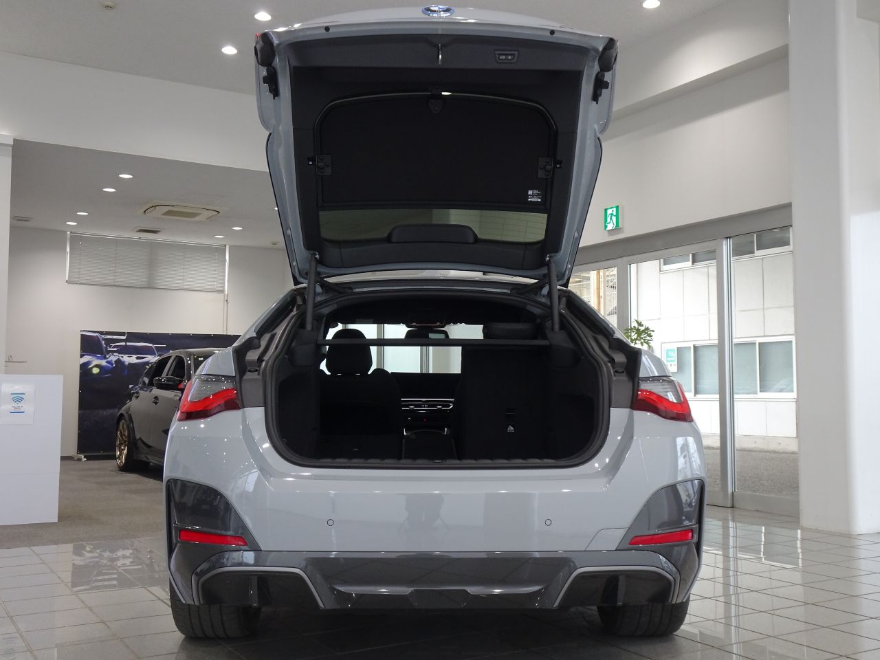 G26 i4 eDrive40 RHD