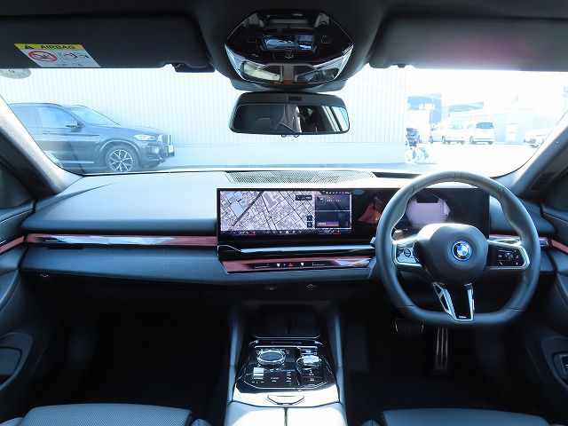 BMW i5 eDrive40 Sedan RHD