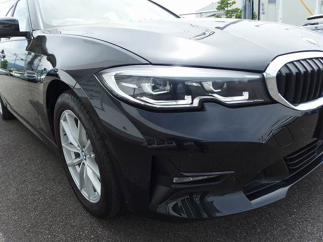 320i Sedan RHD