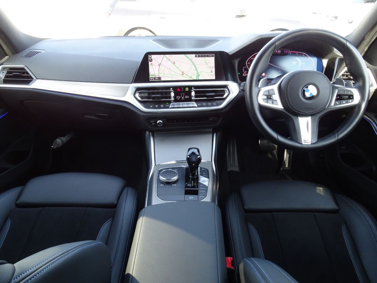 G20 320d xDrive RHD Saloon