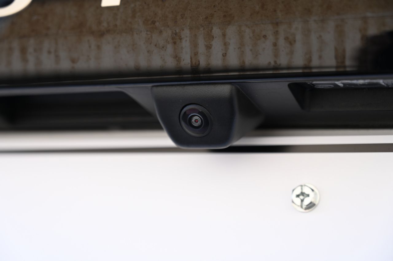 J01 MINI Cooper E