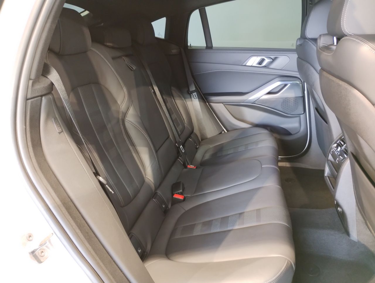 X* xDrive30d RHD