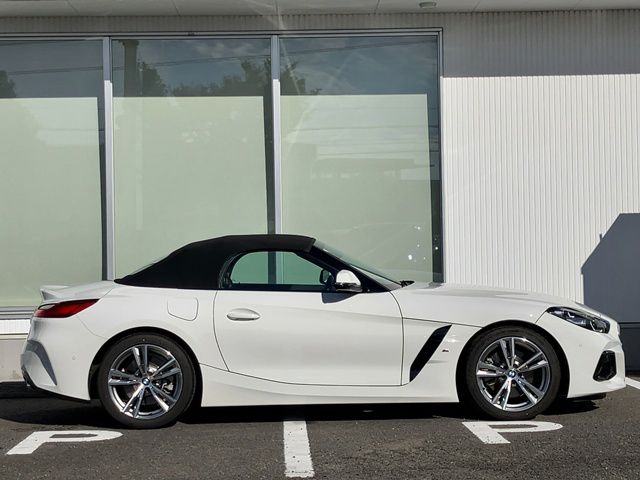 G29 z4 sDrive20i RHD