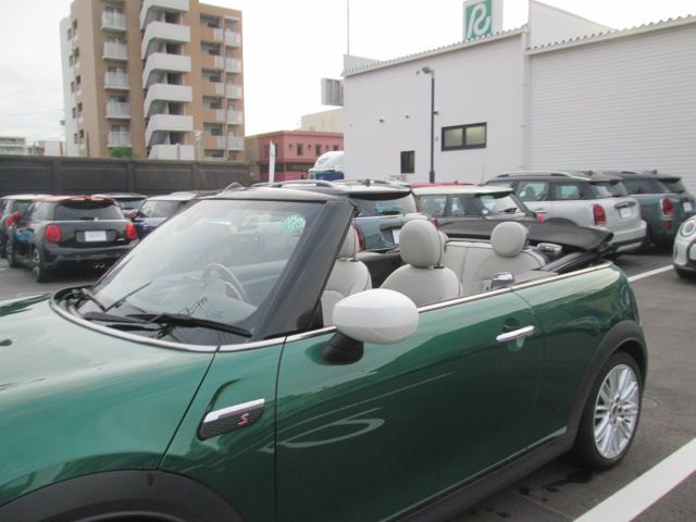 MINI Cooper S Convertible RHD