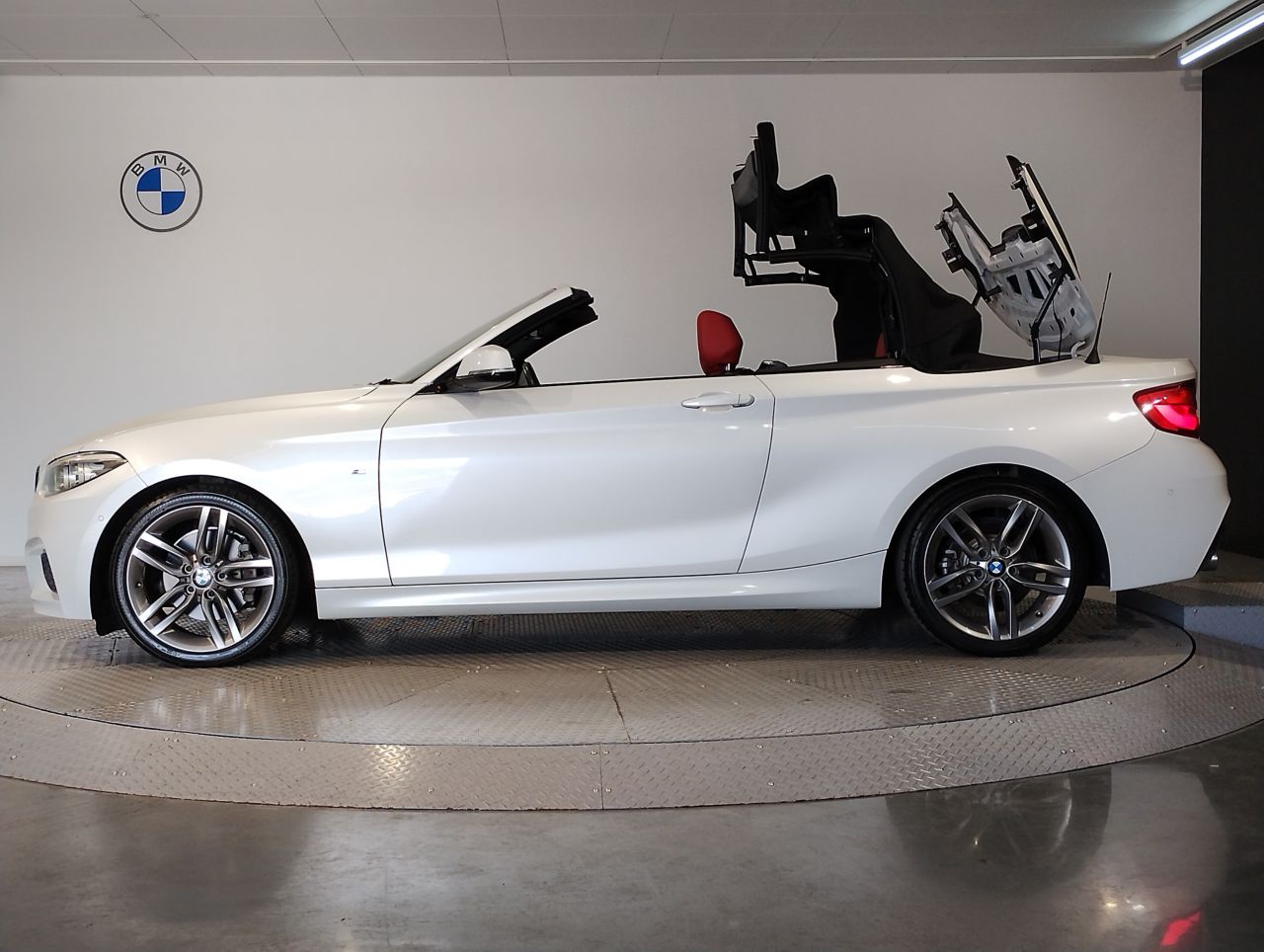 220I CABRIOLET RHD