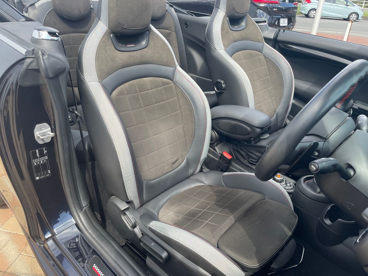 F57 MINI John Cooper Works Convertible LCI