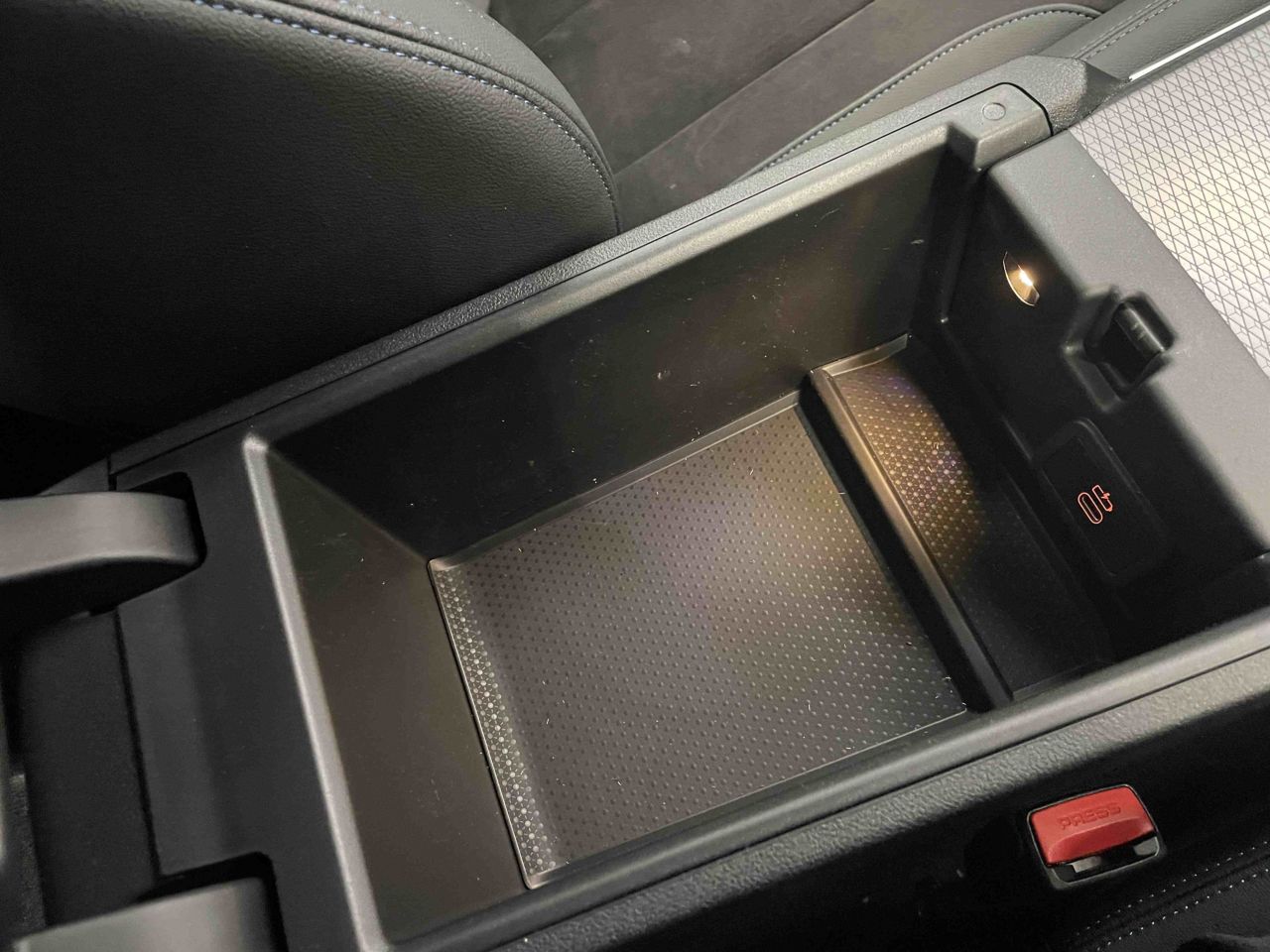 G26 420d xDrive Gran Coupe RHD