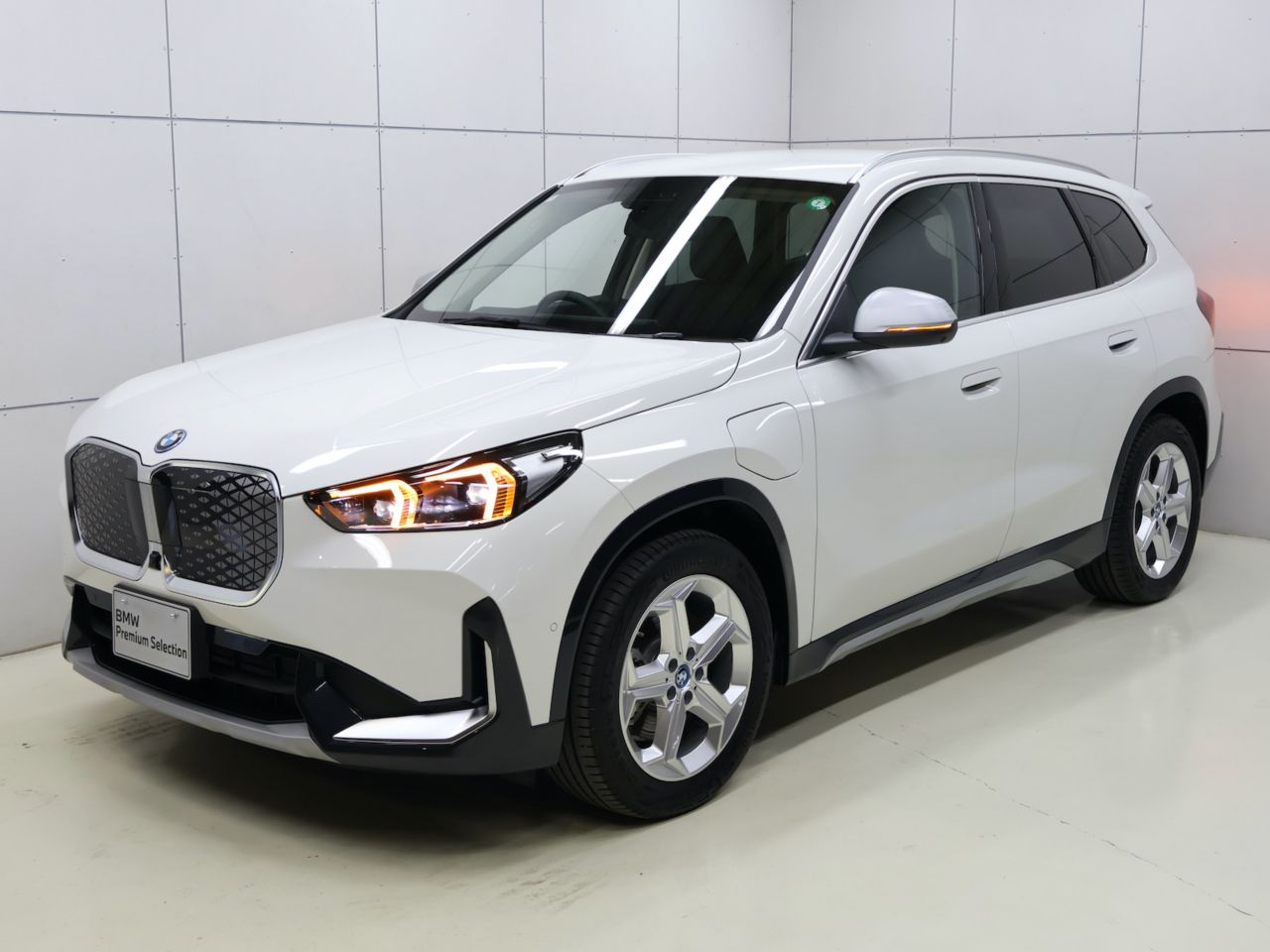 U11 iX1 xDrive30