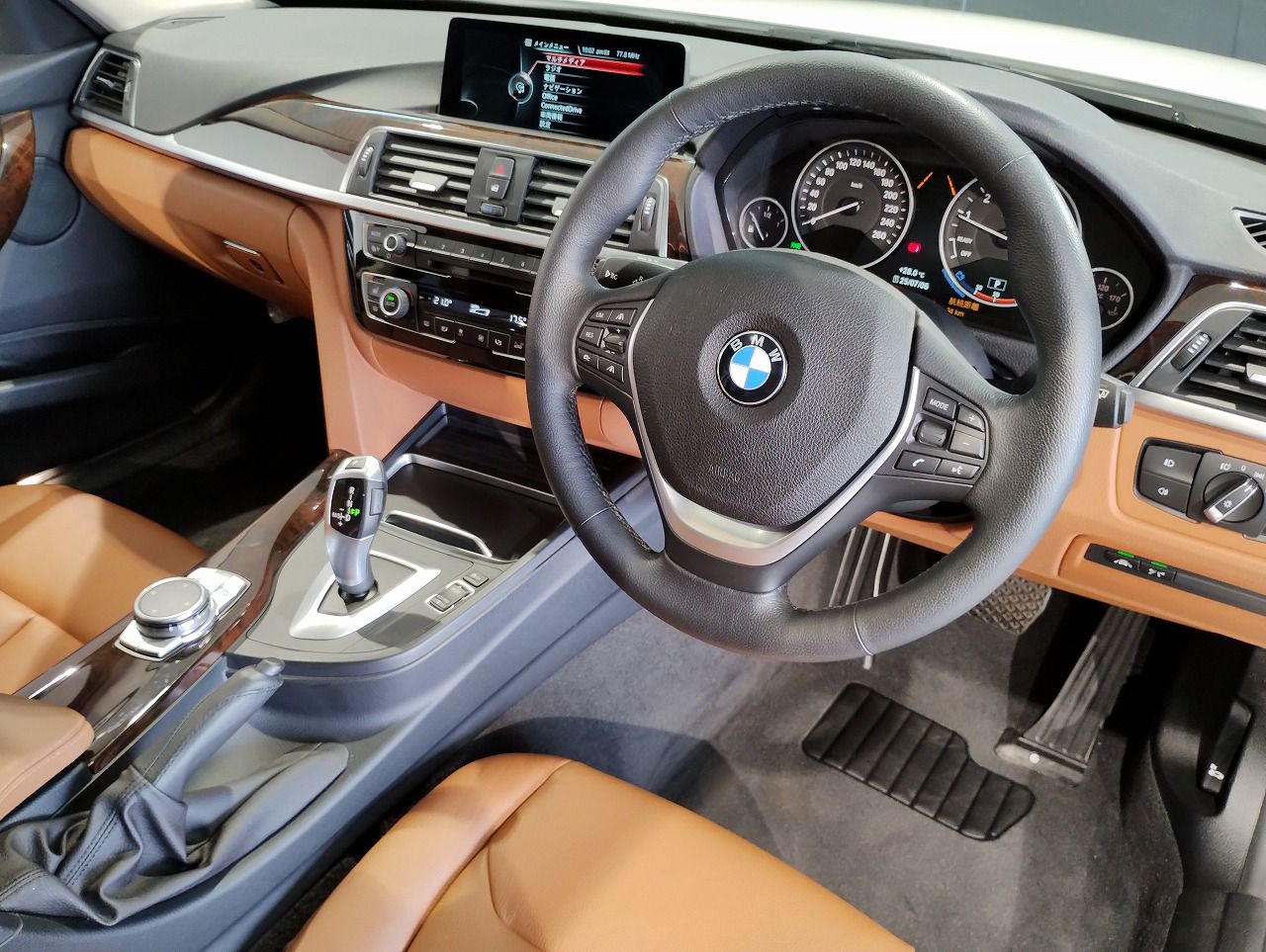 320I TOURING RHD