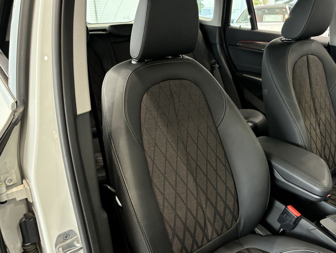 X1 sDrive18i RHD