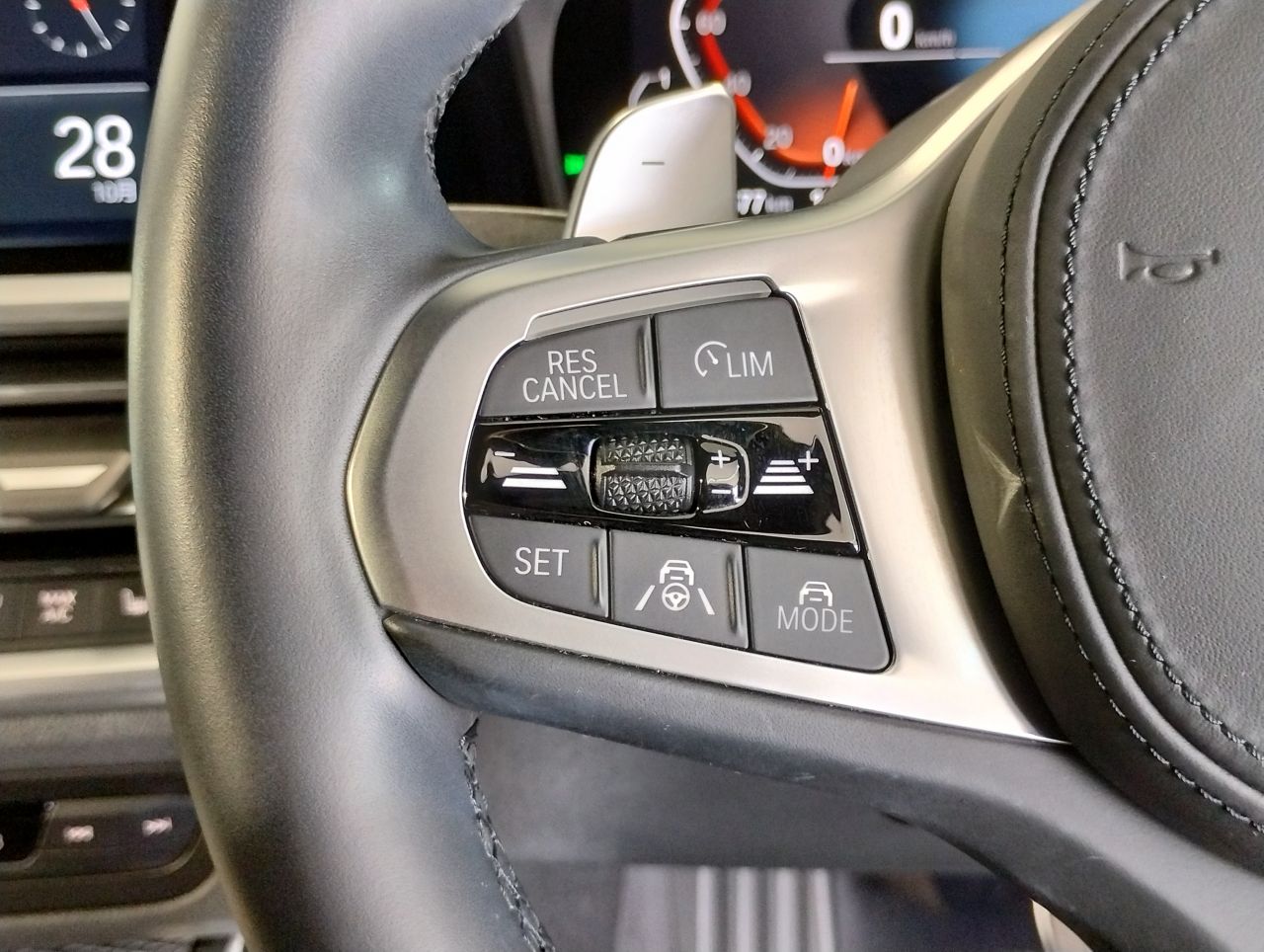 G20 320d xDrive RHD Saloon