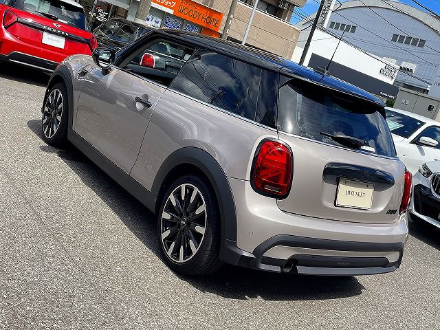 MINI Cooper F56 RHD