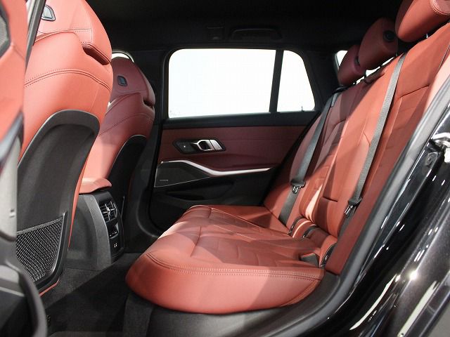 G21 M340i xDrive Touring LCI RHD