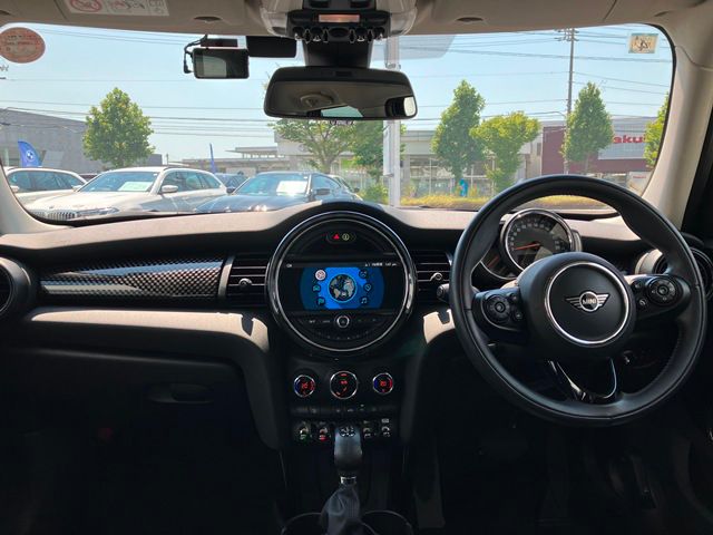 F55 COOPER S D(AT)