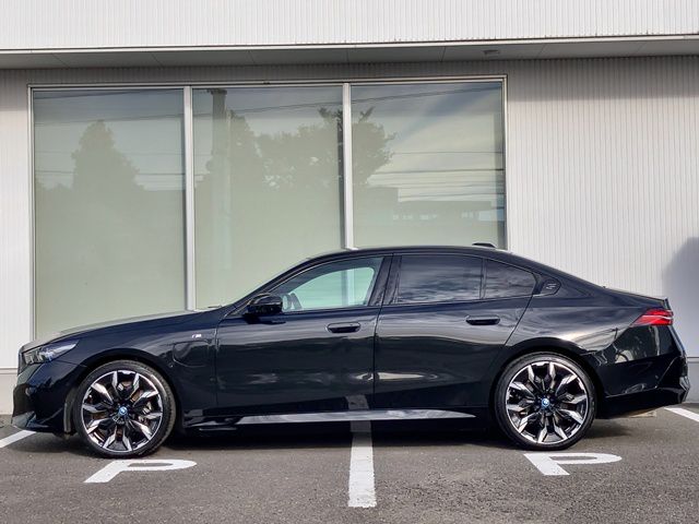 BMW i5 eDrive40 Sedan RHD