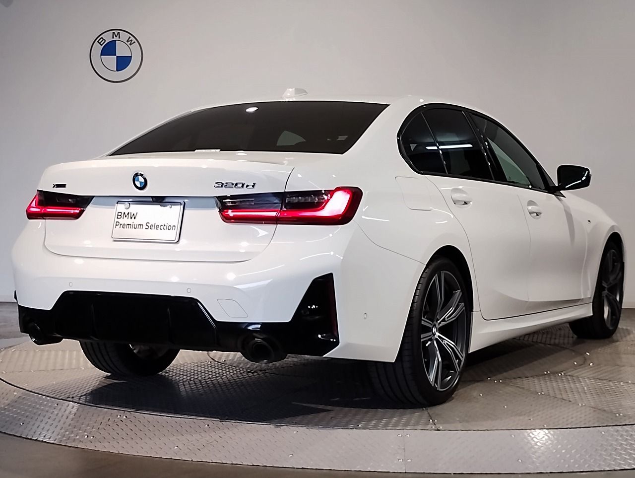 320d xDrive Berline RHD