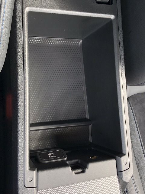 G21 320i RHD