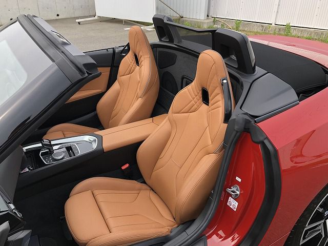 G29 z4 sDrive20i RHD