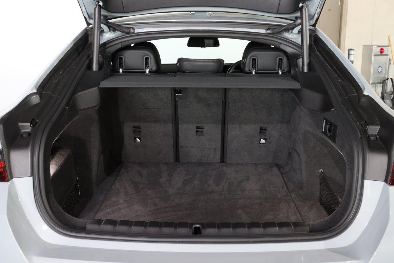 G26 i4 eDrive40 RHD