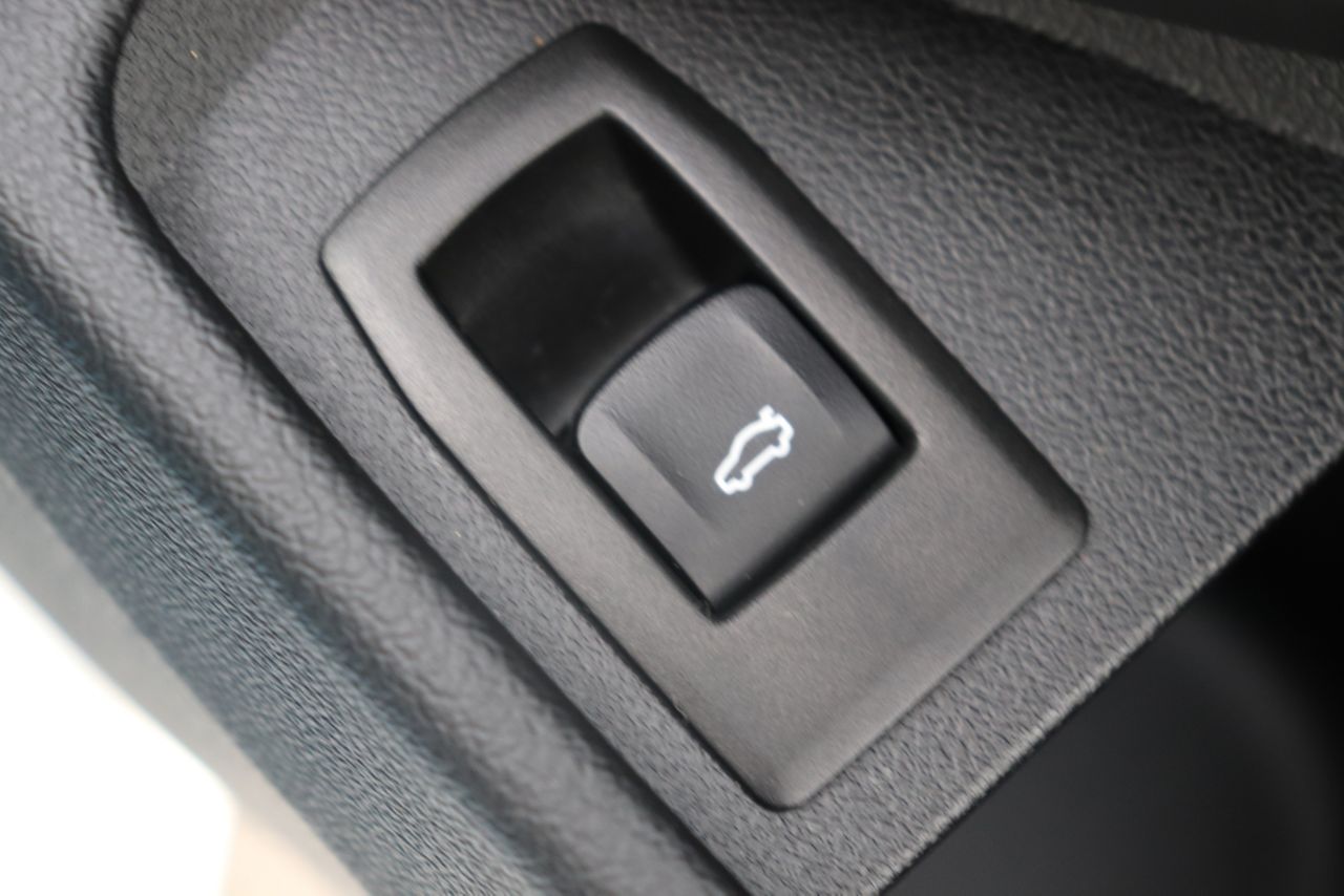 320d xDrive Berline RHD