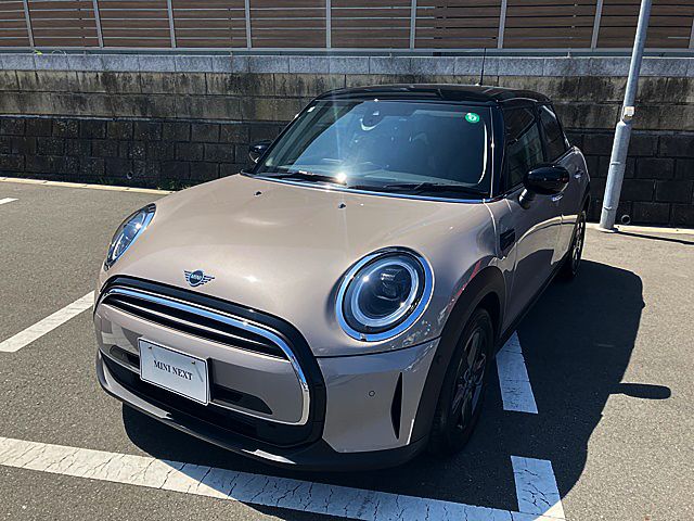MINI COOPER D 5 DOOR.