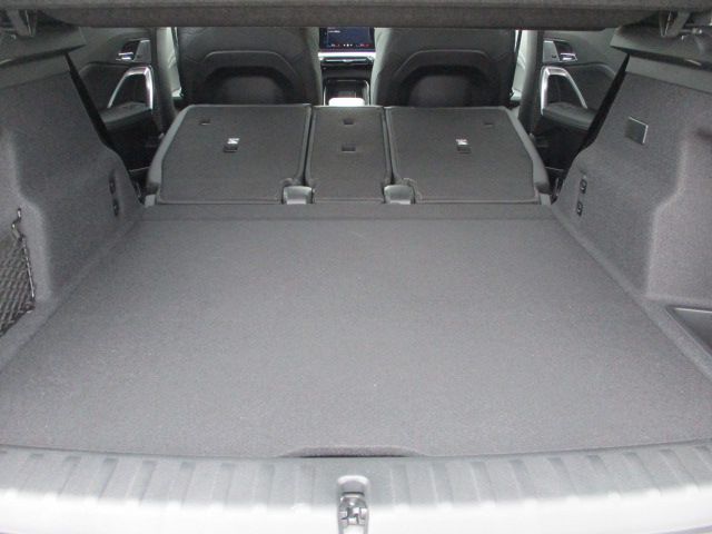 U11 iX1 xDrive30