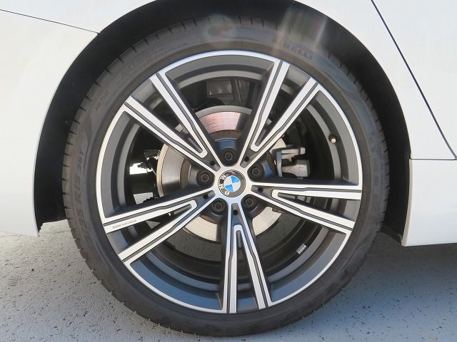 320d xDrive Berline RHD