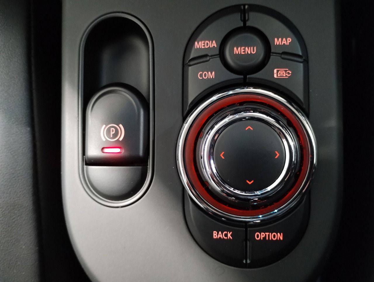 MINI Cooper F56 RHD