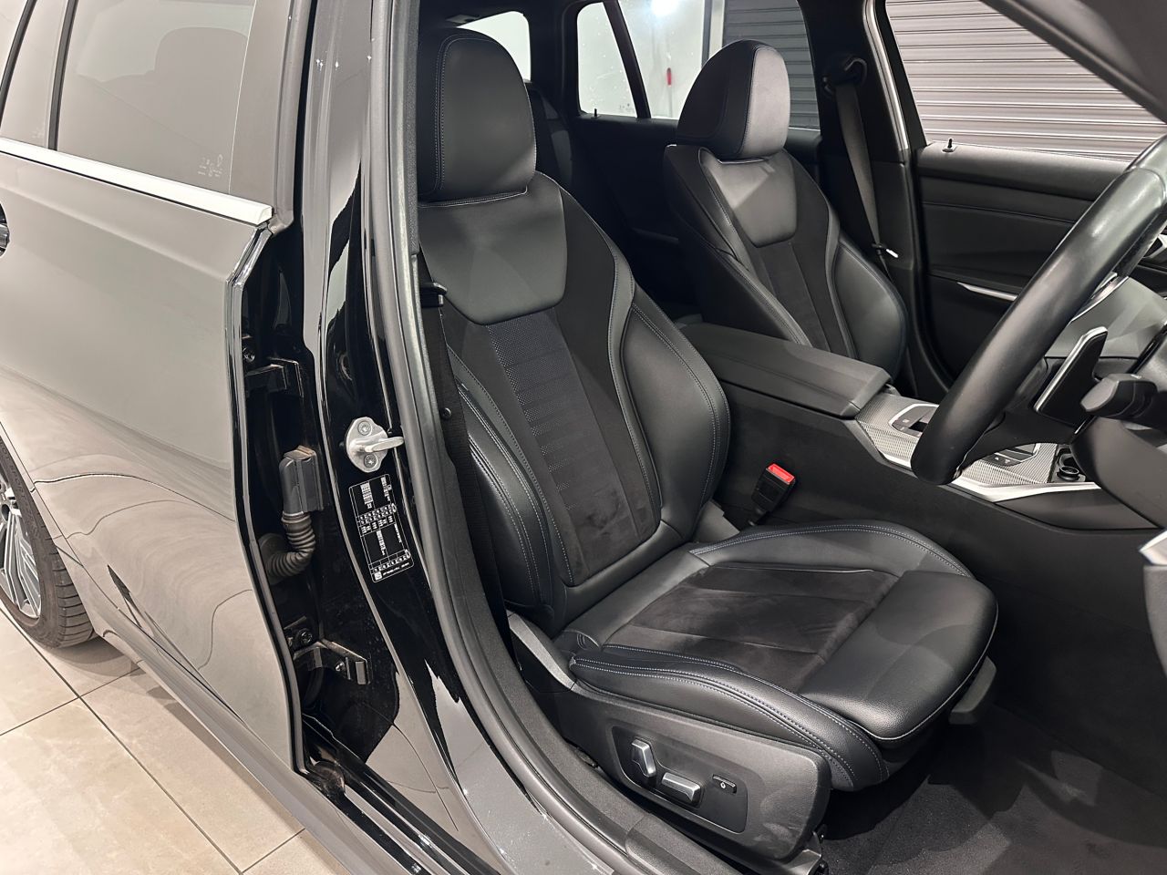 G21 330i Touring RHD