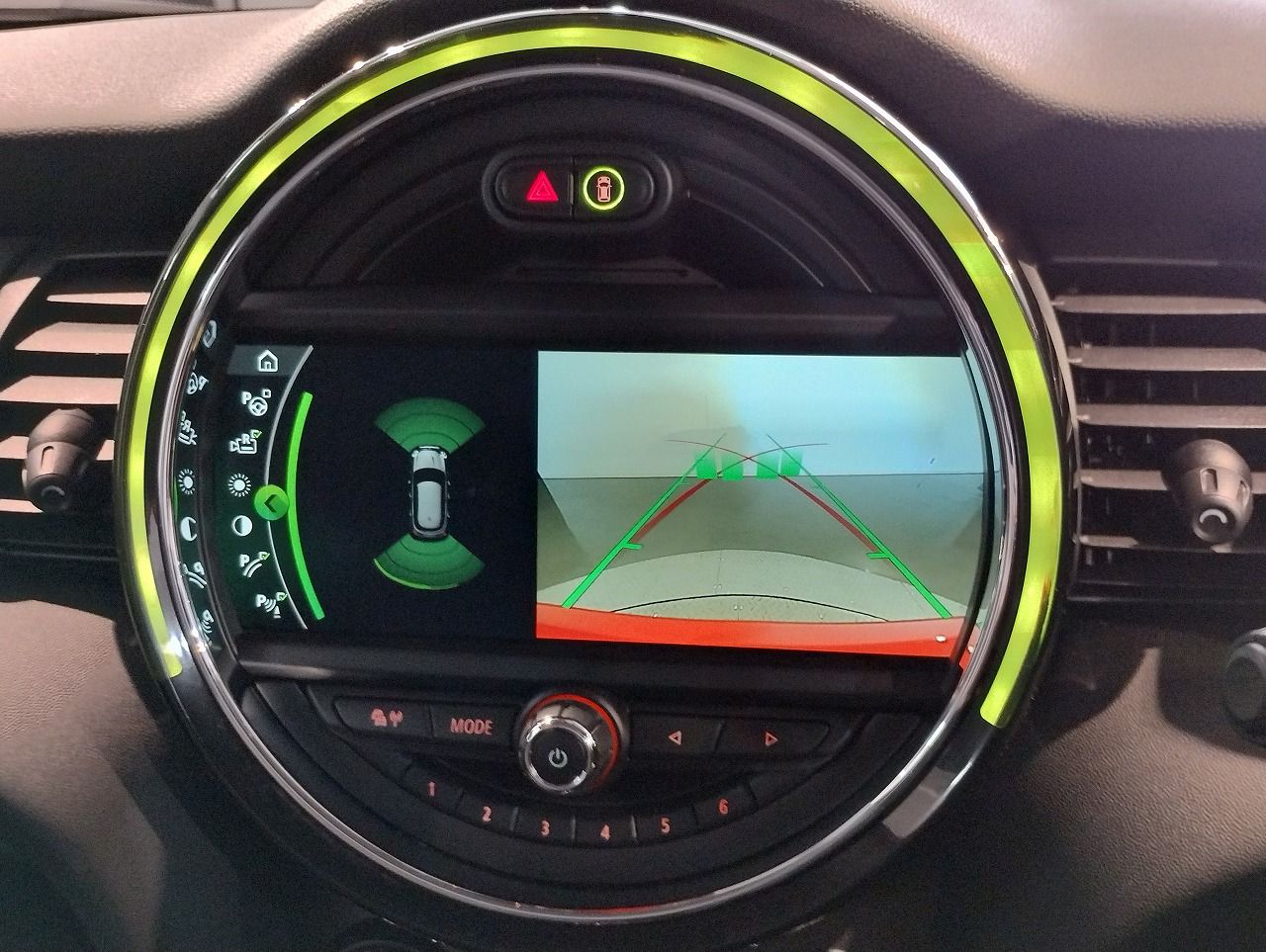 F55 COOPER D (AT)
