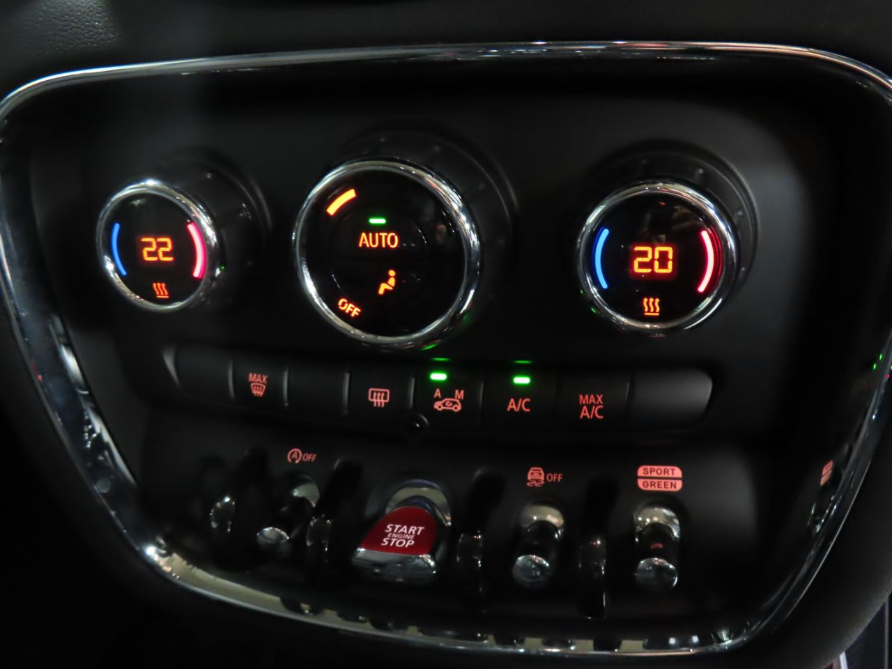 MINI CLUBMAN COOPER D