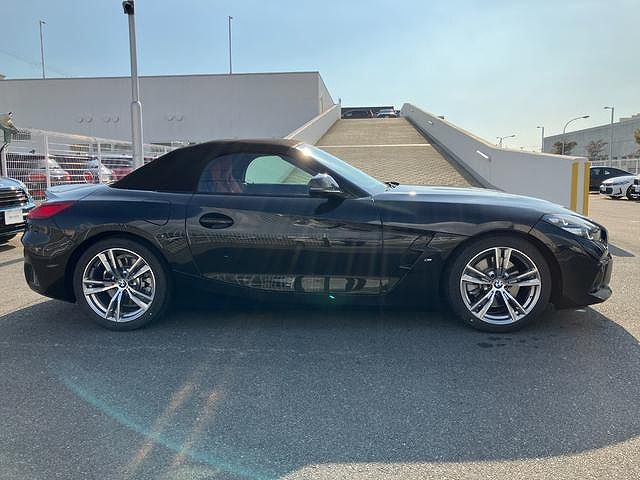 G29 z4 sDrive20i RHD