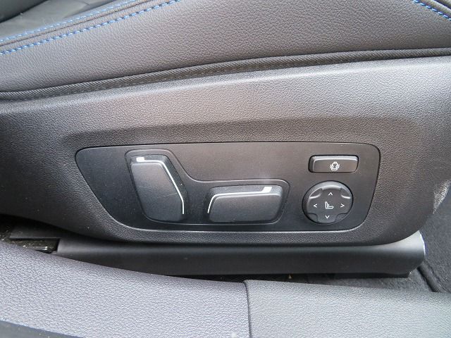 320d xDrive Berline RHD